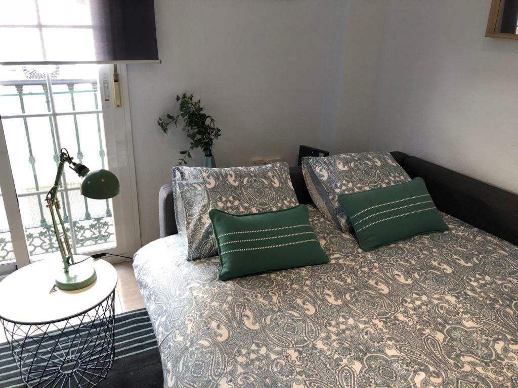Апартаменты Charming Loft Malaga Centre Экстерьер фото